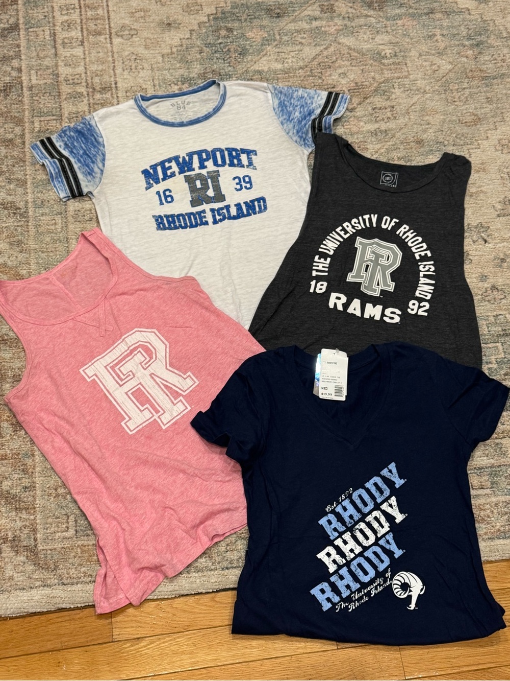 University of Rhode Island & Newport graphic logo T-shirts & tanks lot 4 sz Med